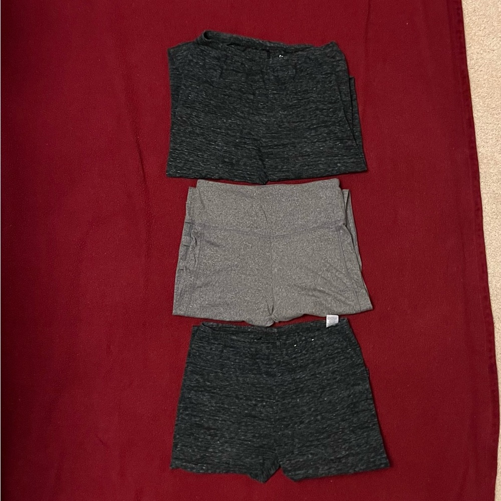 3 girls comfortable and cute leggings. Bundle.